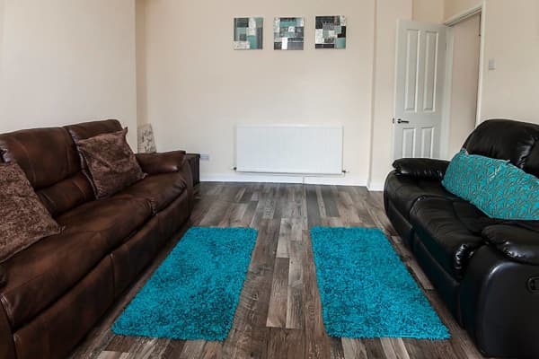 Perfect Location with Parking - Jersey House - Image 15