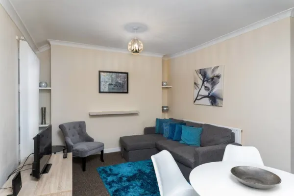 Cosy and Comfortable Stay - Swansea - Image 2