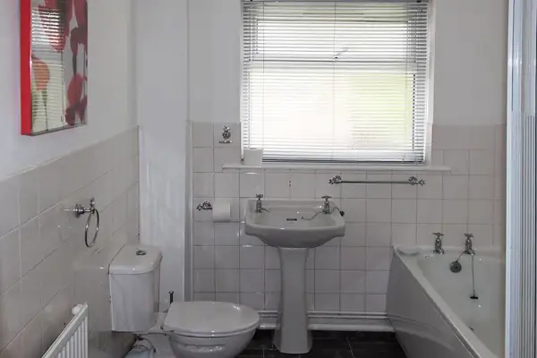 Perfect Base to Stay in Swansea - Image 1