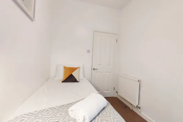 Contractor House • TVs in All Rooms • Parking - Image 18