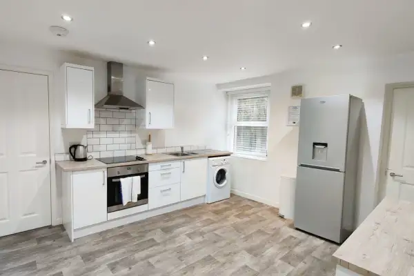 Contractor House • TVs in All Rooms • Parking - Image 16