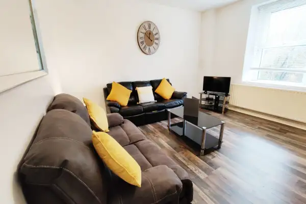 Contractor House • TVs in All Rooms • Parking - Image 10