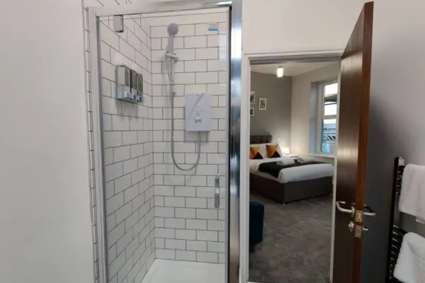 Fully Equipped Kitchen, Double room, Parking - Image 9
