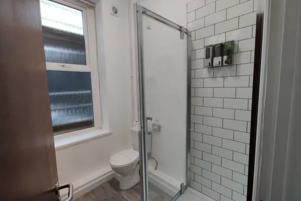 Fully Equipped Kitchen, Double room, Parking - Image 3