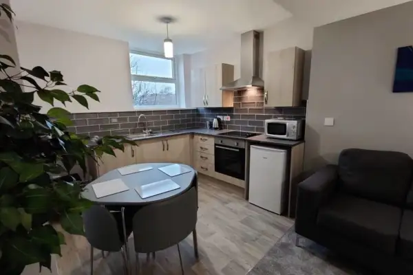 Fully Equipped Kitchen, Double room, Parking - Image 6