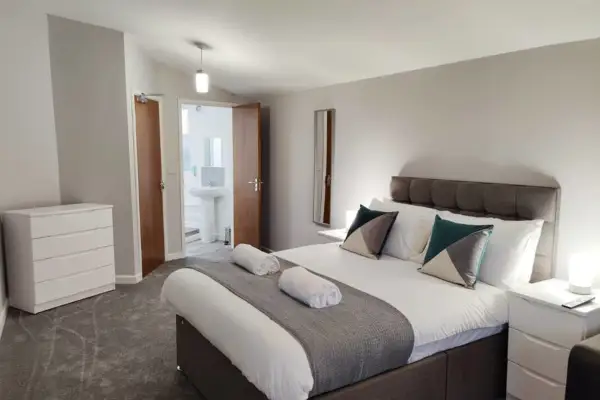 Fully Equipped Kitchen, Double room, Parking - Image 7