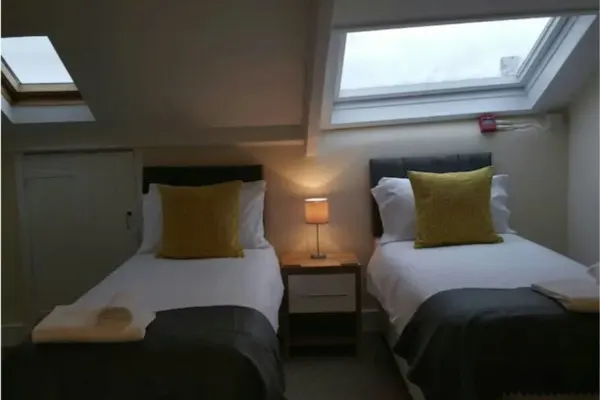 Double Room, Kitchen, Parking - Image 6