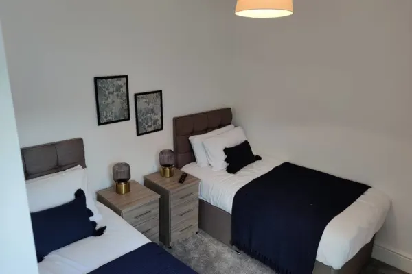 Make this your base! TV in every bedroom! - Image 1