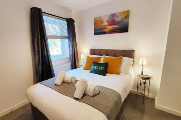 Bryn House - TV in Every Bedroom! - Image 19