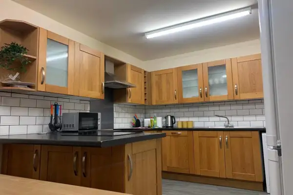 5 Bedrooms 4 Double rooms Smart Tv's in all rooms - Image 15