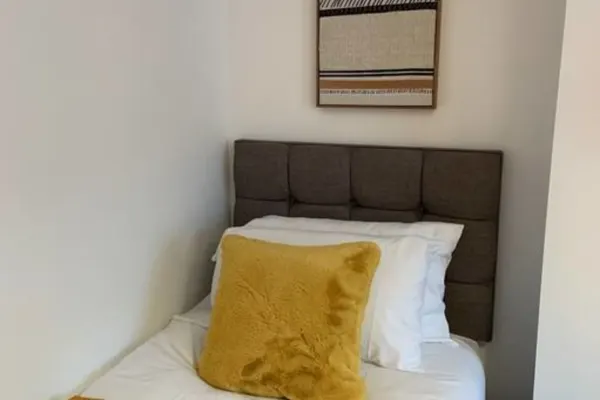 The Glenroy - TV in Every Bedroom! - Image 5