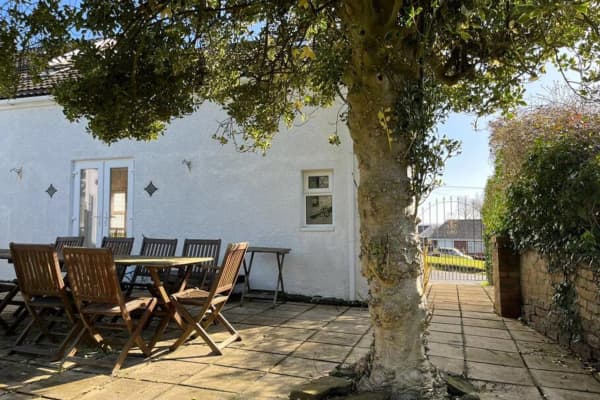 Private Parking, Garden, En-suite, 5 Rooms - Image 11