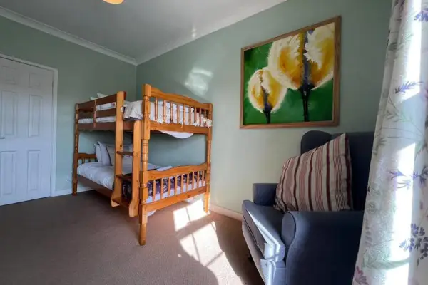 Private Parking, Garden, En-suite, 5 Rooms - Image 28