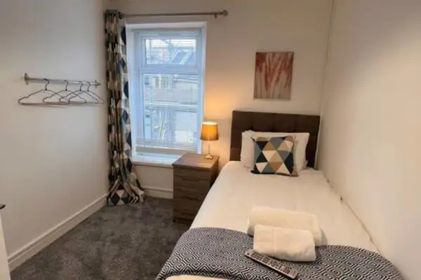 Bridge Place - Spacious home with plenty of beds! - Image 35