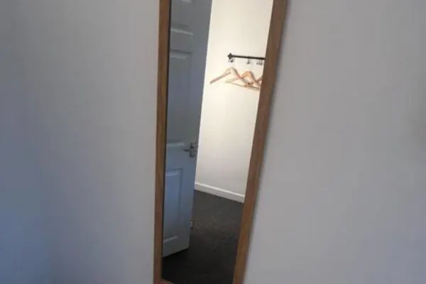 4 Rooms, Private Parking - Image 12
