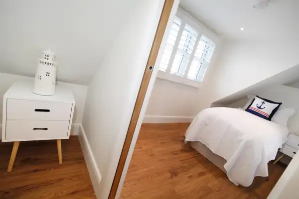 Tucked Away, Beach Access Sleeps 4 - Image 2