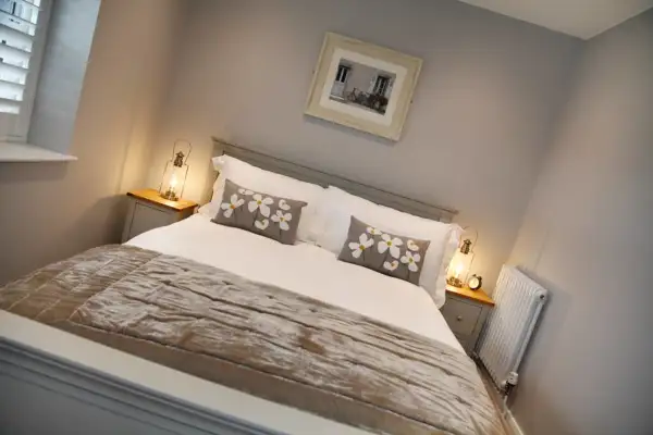 Tucked Away, Beach Access Sleeps 4 - Image 9