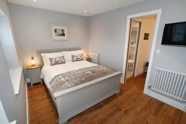 Tucked Away, Beach Access Sleeps 4 - Image 14
