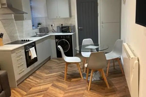 Fully Equipped Kitchen, Double room, Parking - Image 5