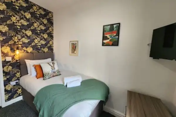 City Stay – 2 Baths, Smart TVs, - Image 8