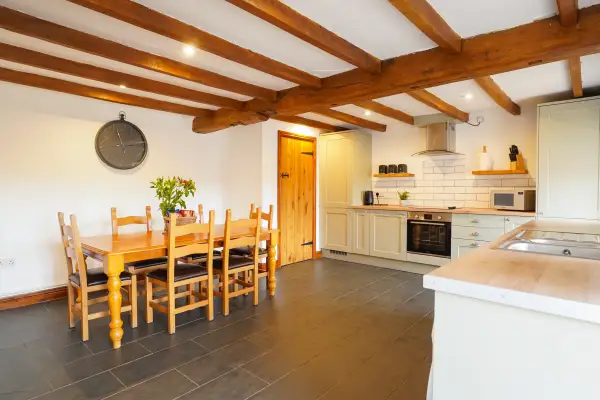 The Old Cow Shed Cottage - Image 10
