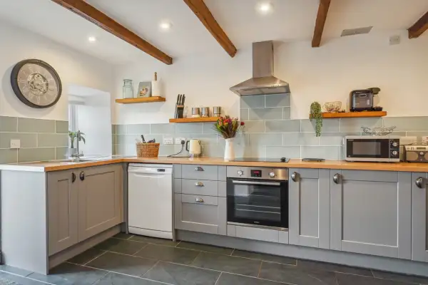 The Dairy Cottage / Hot Tub - Image 4