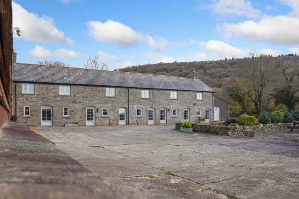 The Dairy Cottage / Hot Tub - Image 12