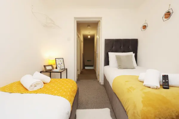 City / Sleeps 5 / TV Every Room - Image 22