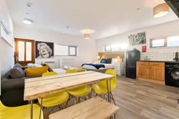 The Nest - with Parking! - Image 10