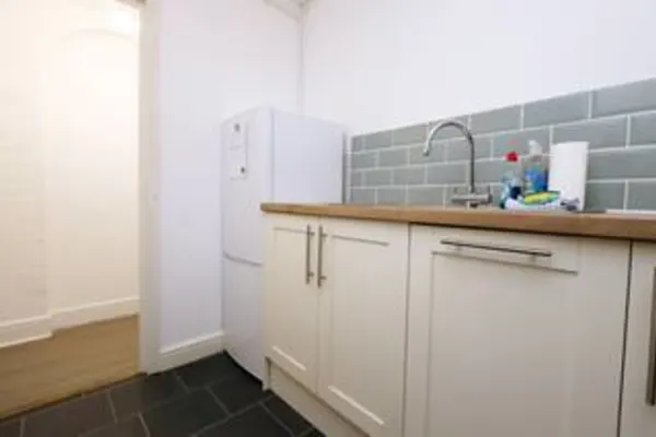 Double Room, Kitchen, Parking - Image 10