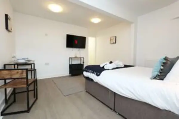 Double Room, Kitchen, Parking - Image 6