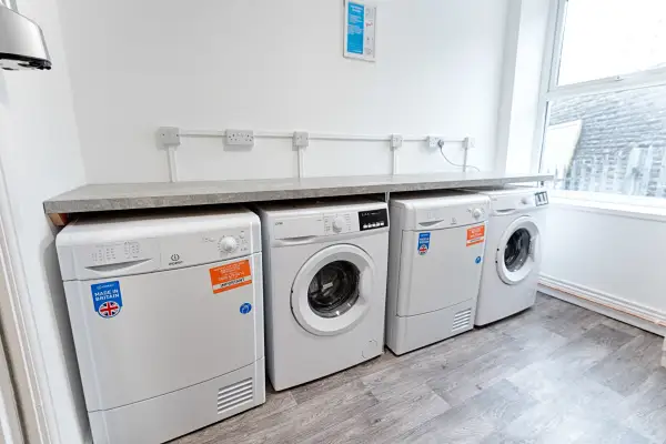 Fully Equipped Kitchen, Double room, Parking - Image 6