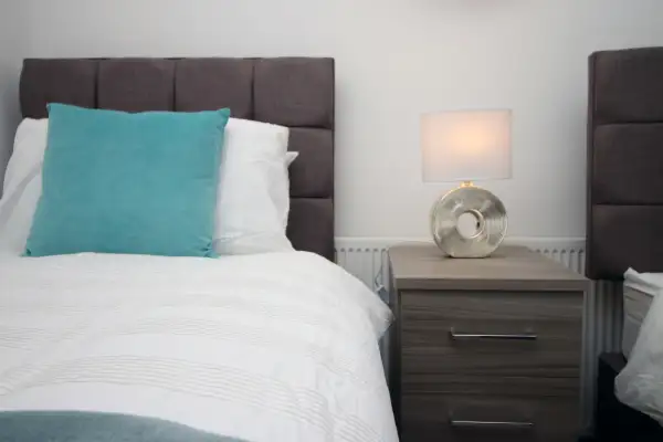 4-Bed Contractor House • Street Parking - Image 25