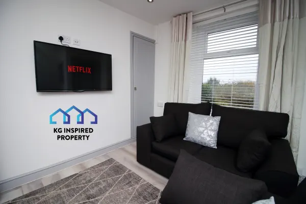 3 Beds • Parking • Near Morriston Hospital - Image 9