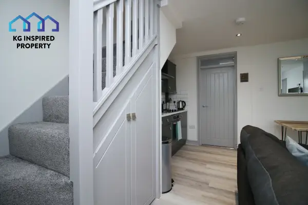 3 Beds • Parking • Near Morriston Hospital - Image 8