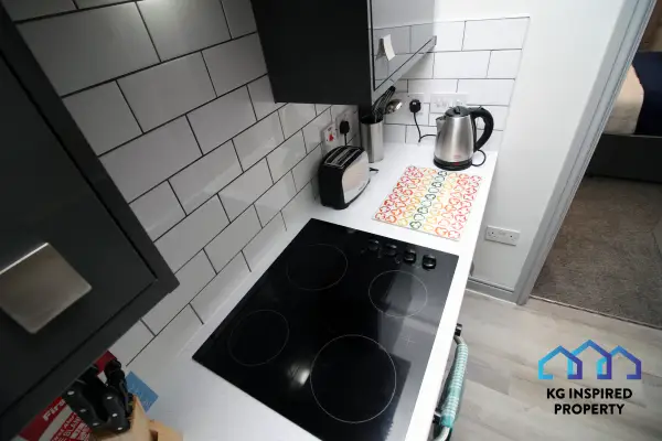 3 Beds • Parking • Near Morriston Hospital - Image 59