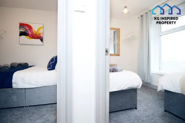 3 Beds • Parking • Near Morriston Hospital - Image 44