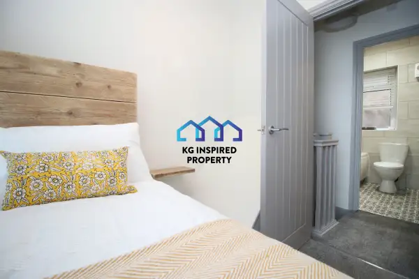 3 Beds • Parking • Near Morriston Hospital - Image 23