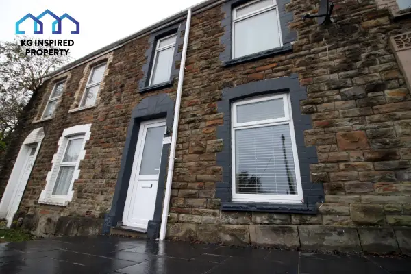 3 Beds • Parking • Near Morriston Hospital - Image 11