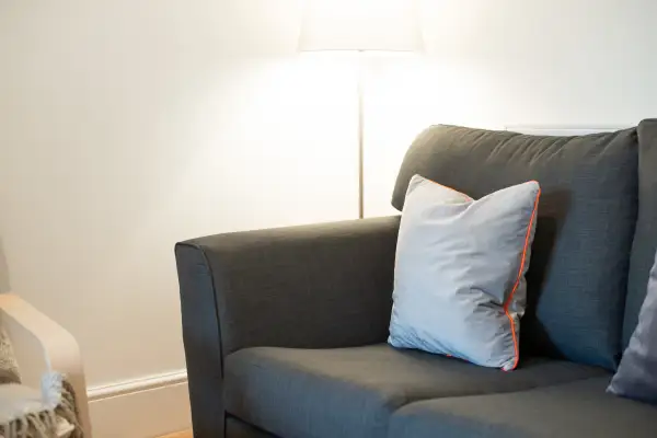 4-Bed Contractor Home • Garden • Near M4 & City - Image 17