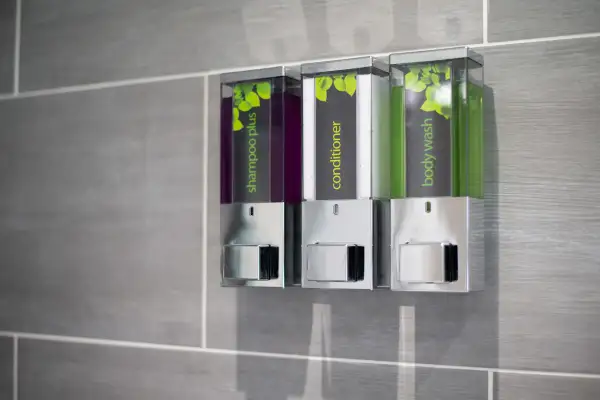 4-Bed Contractor Home • Garden • Near M4 & City - Image 29