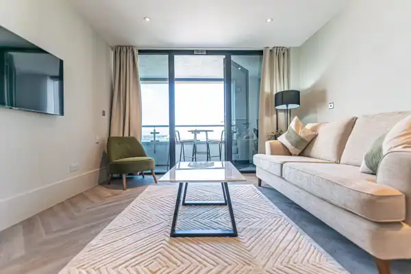 1BR Apt • Balcony • Smart TVs in All Rooms - Image 4