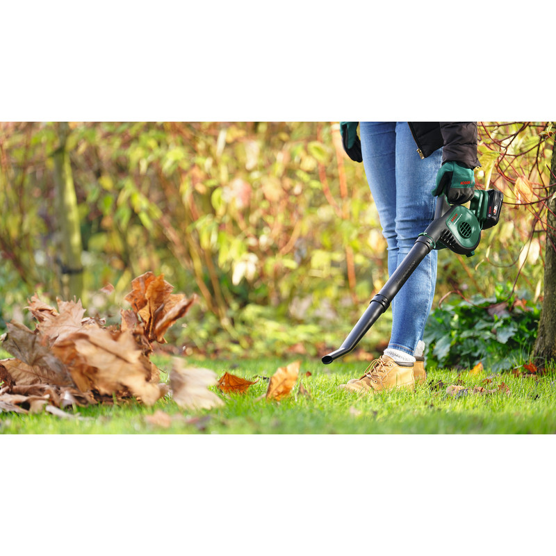 Bosch UNIVERSALLEAFBLOWER 18V-130 P4A 18v Cordless Garden Leaf Blower