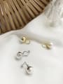 Sterling silver imitation pearl earring