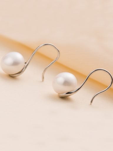 Freshwater Pearl drop earring