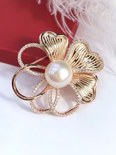 Freshwater Pearl Four-leaf Clover Brooch