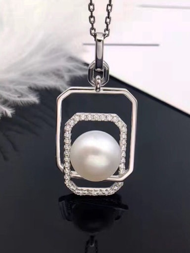 Simple Freshwater Pearl Geometrical Pendant