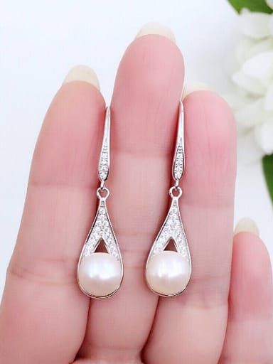 2018 2018 Fashion Freshwater Pearl Water Drop shaped hook earring