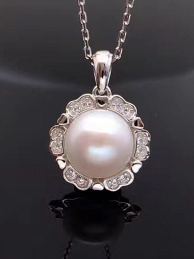 Freshwater Pearl Flower Pendant