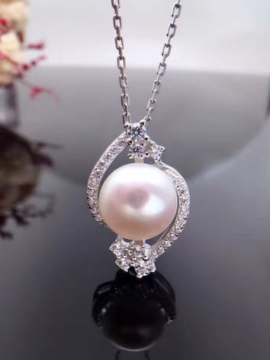 Freshwater Pearl Zircon Necklace